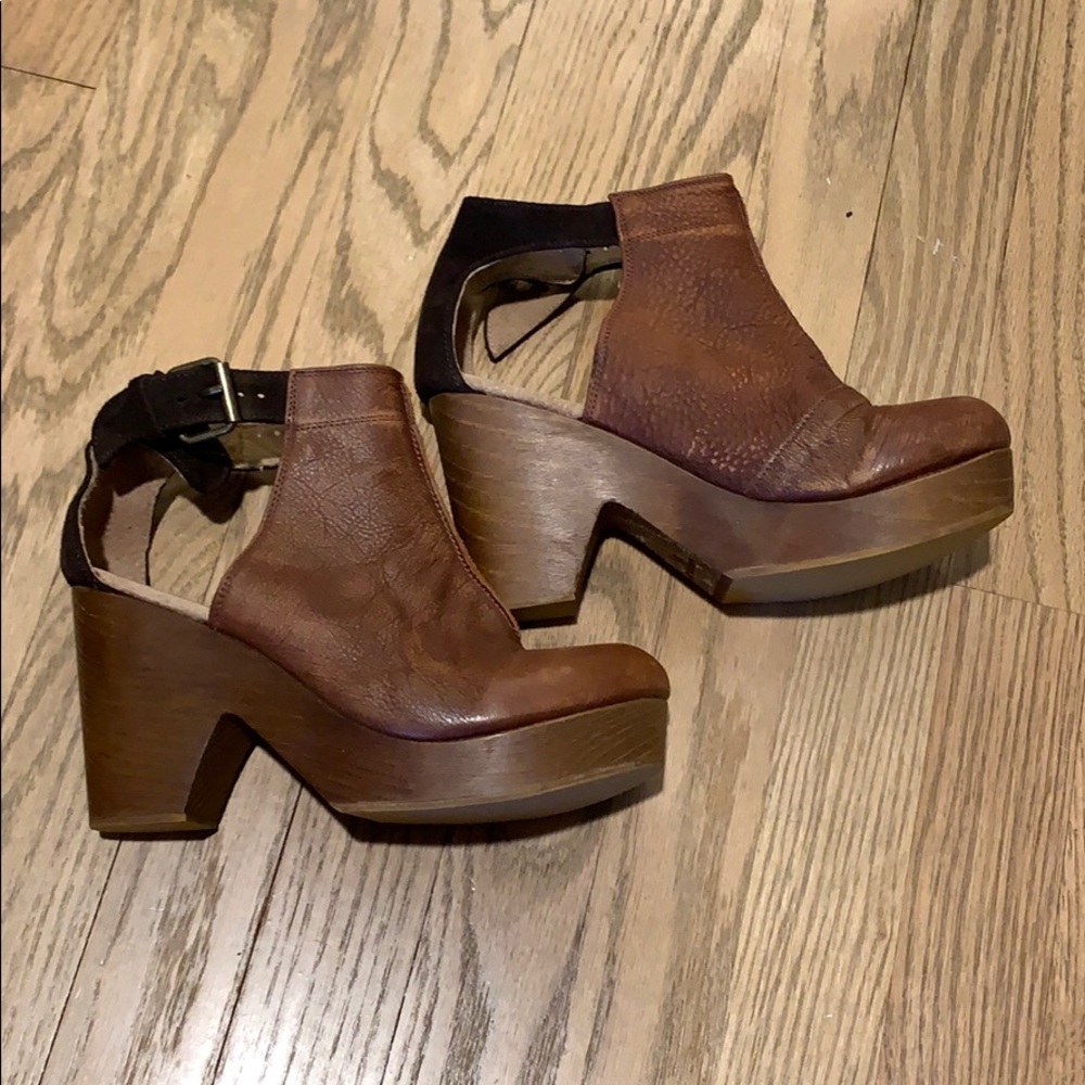 Clogs